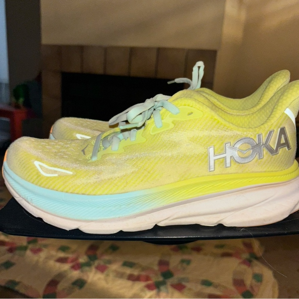 HOKA Clifton 9 Women's Running Shoes Size 7.5 B